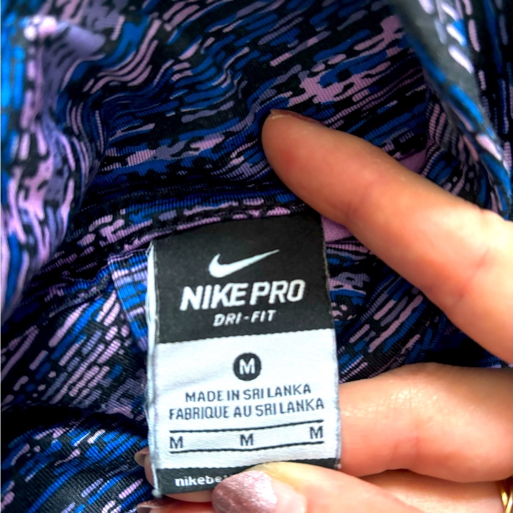 Nike dry fit women’s pro quarter zip long sleeve pullover M